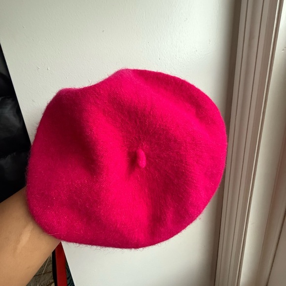 Pink Beret - Picture 5 of 6